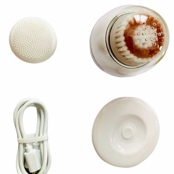 SALE!!! UltraSonic Facial Cleansing Brush, Electric, Rechargeable - Picture 5 of 9